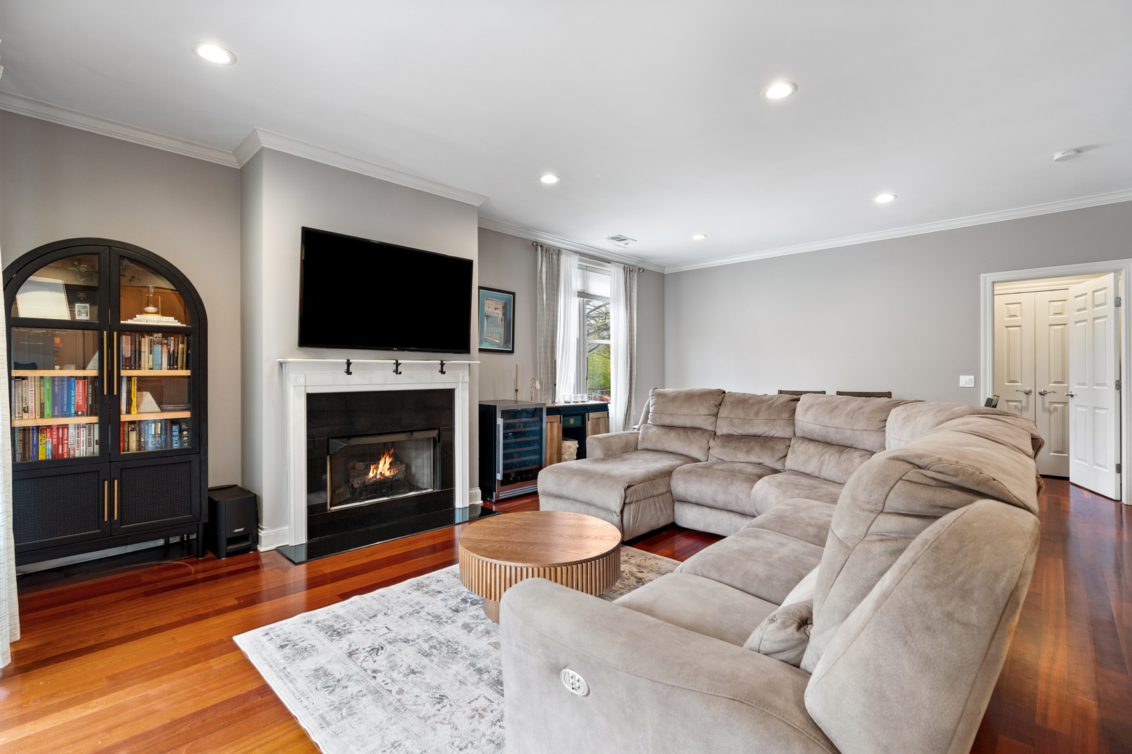 1056 W Lawrence Avenue Unit: 2C