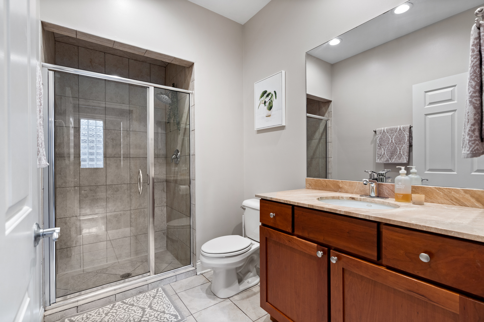 1056 W Lawrence Avenue Unit: 2C