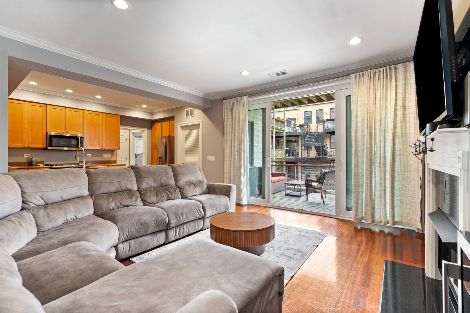 1056 W Lawrence Avenue Unit: 2C