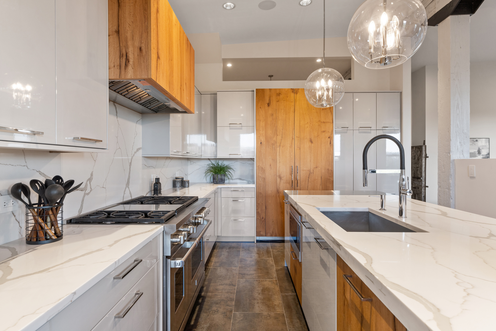 401 N Aberdeen Street Unit: 4N