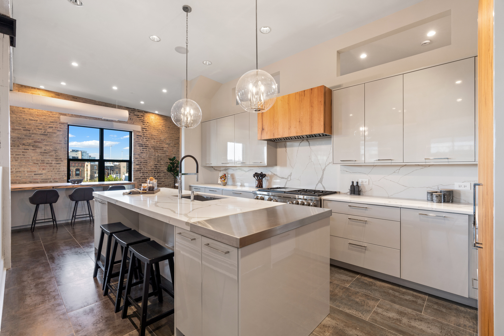 401 N Aberdeen Street Unit: 4N