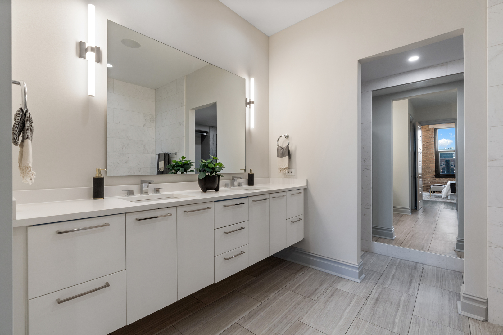 401 N Aberdeen Street Unit: 4N