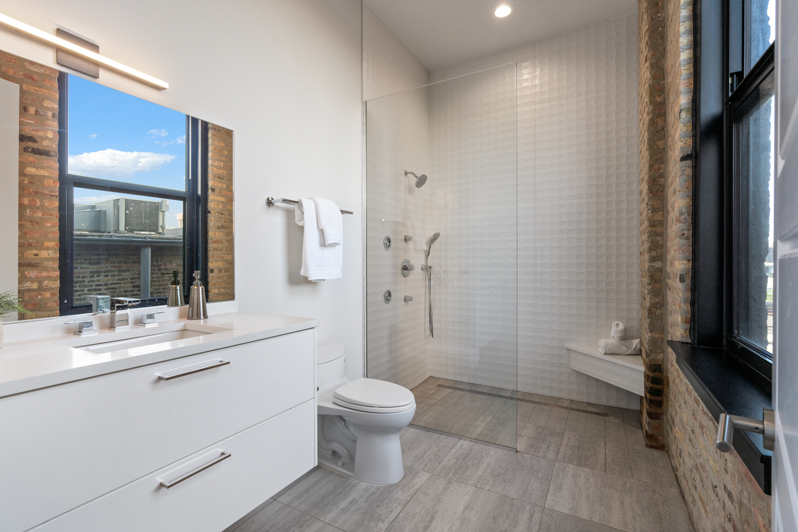 401 N Aberdeen Street Unit: 4N