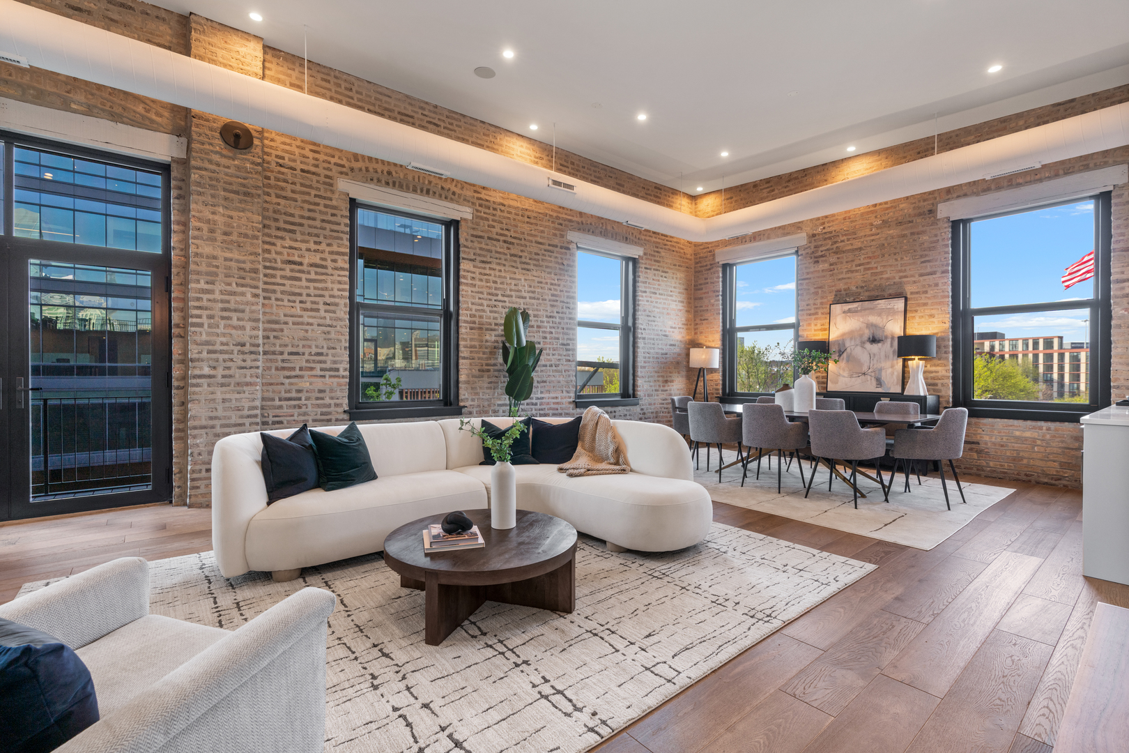 401 N Aberdeen Street Unit: 4N