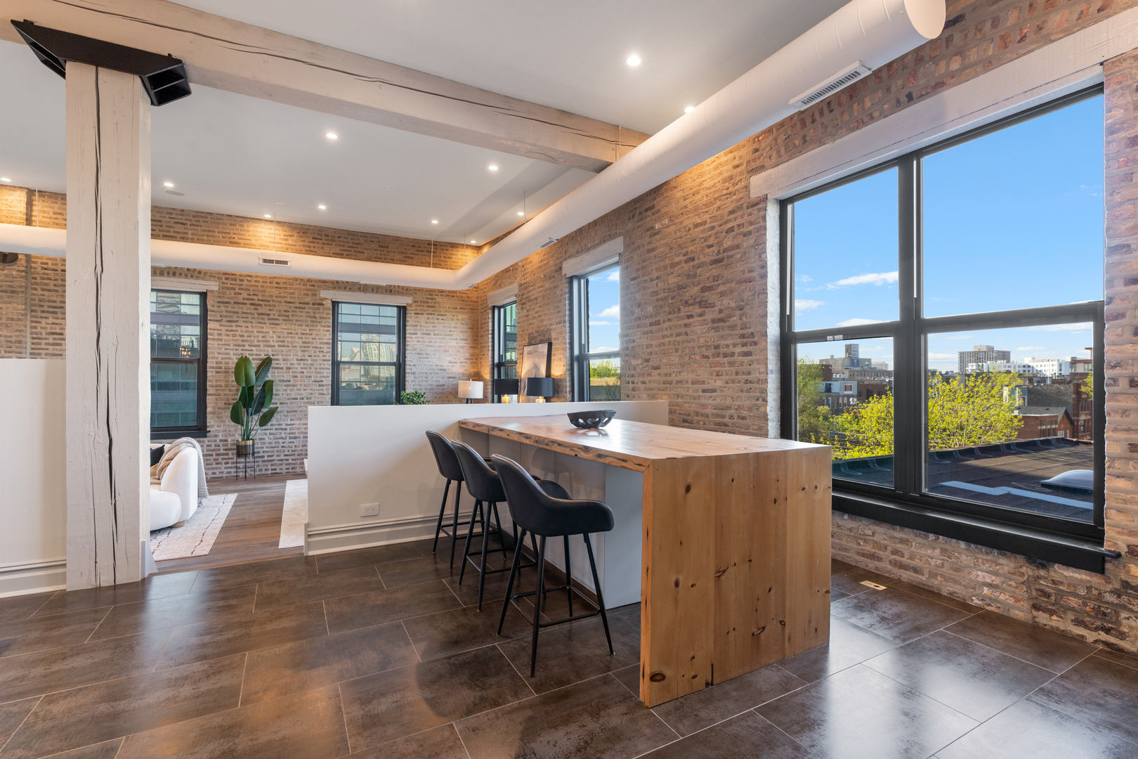 401 N Aberdeen Street Unit: 4N