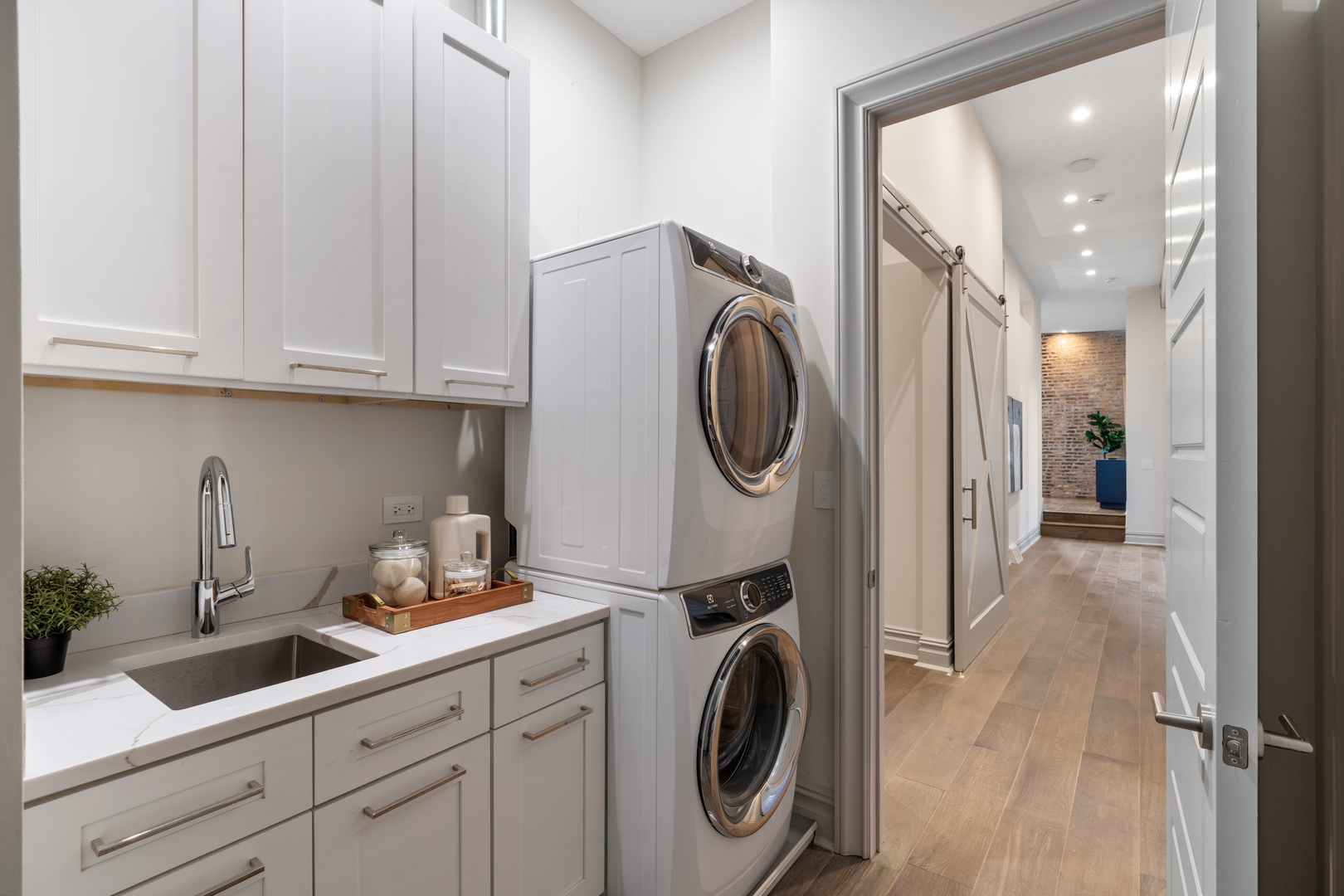 401 N Aberdeen Street Unit: 4N