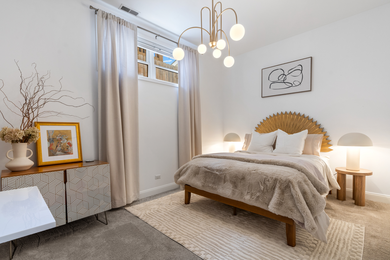 2131 W Dickens Avenue