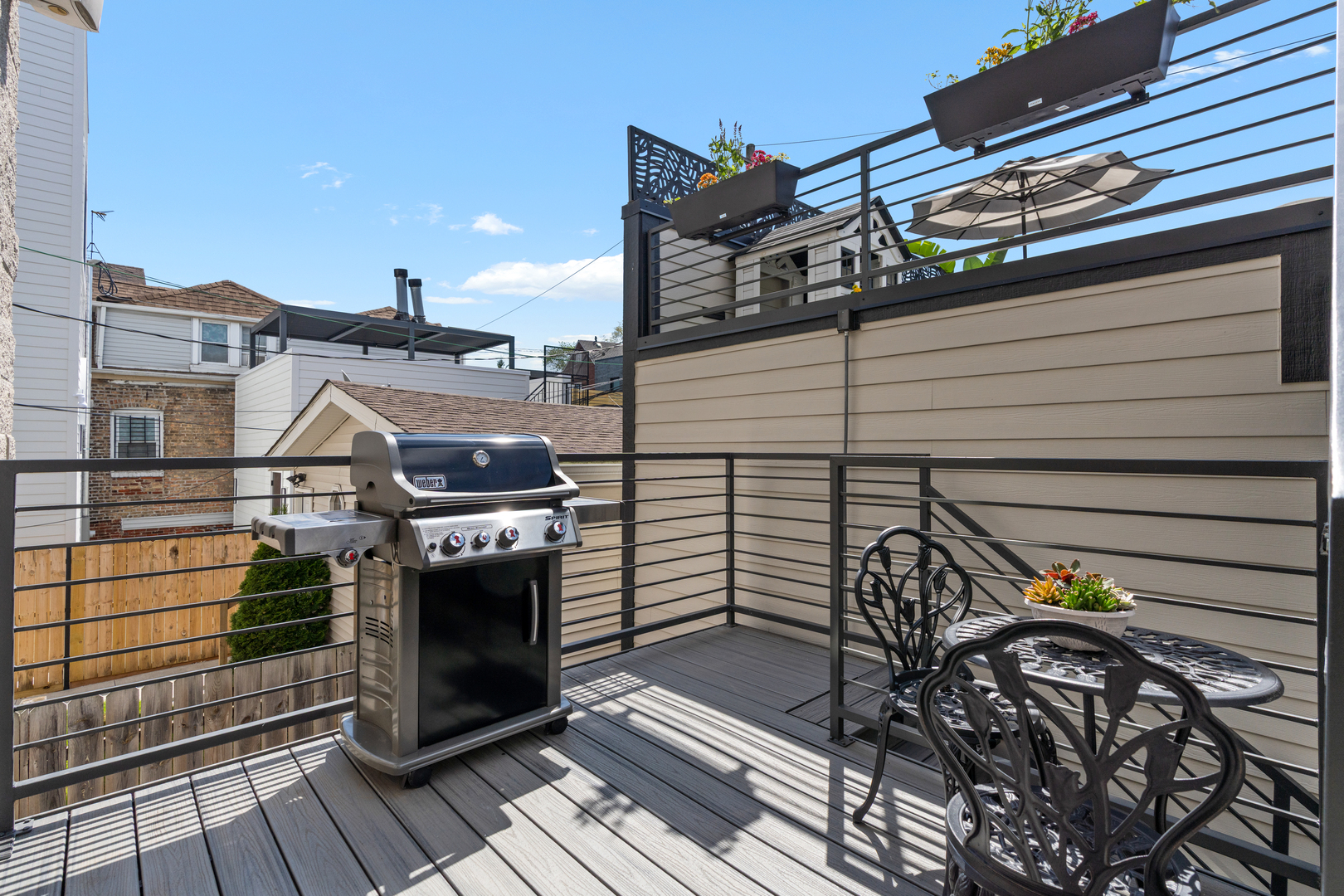 2131 W Dickens Avenue