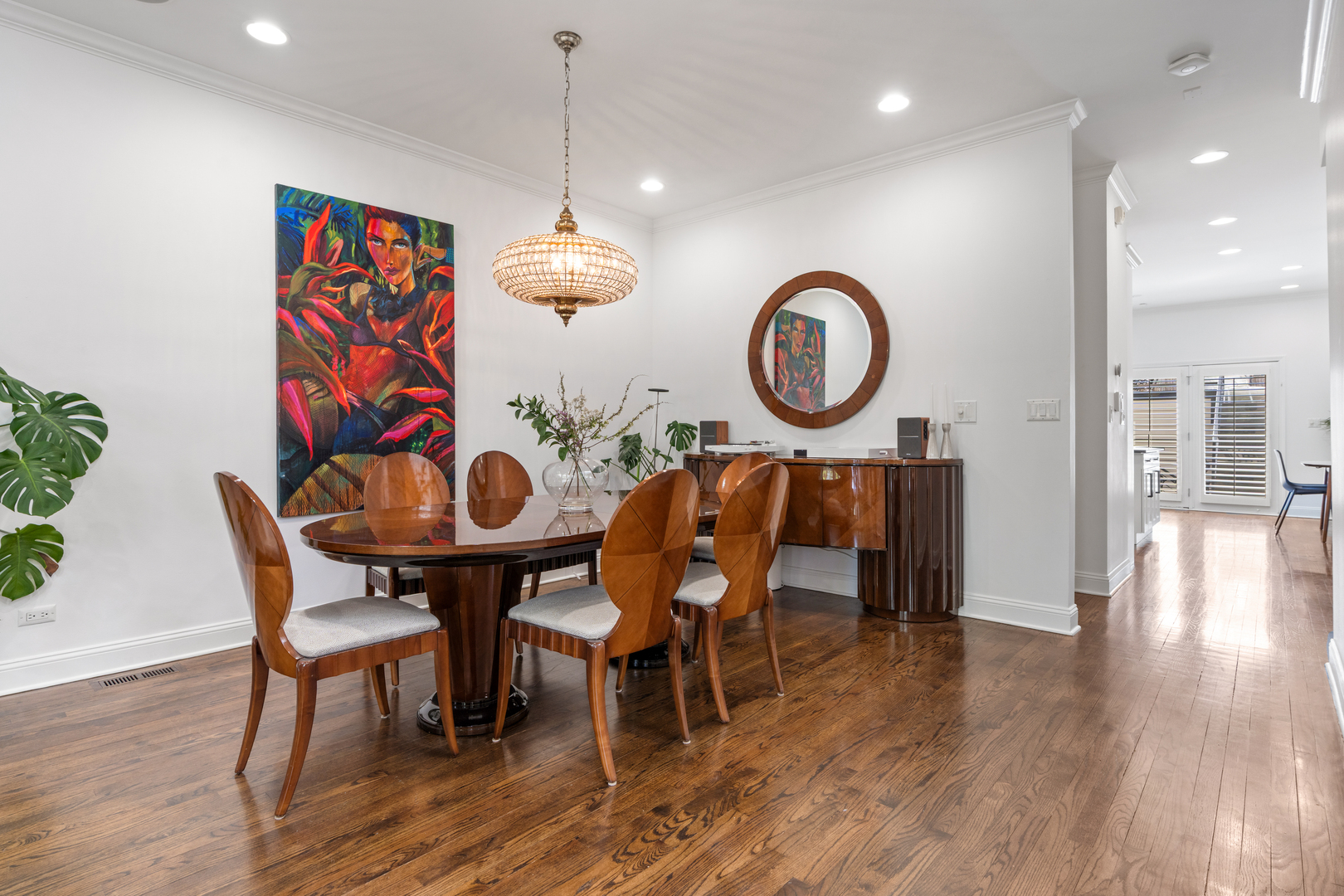 2131 W Dickens Avenue