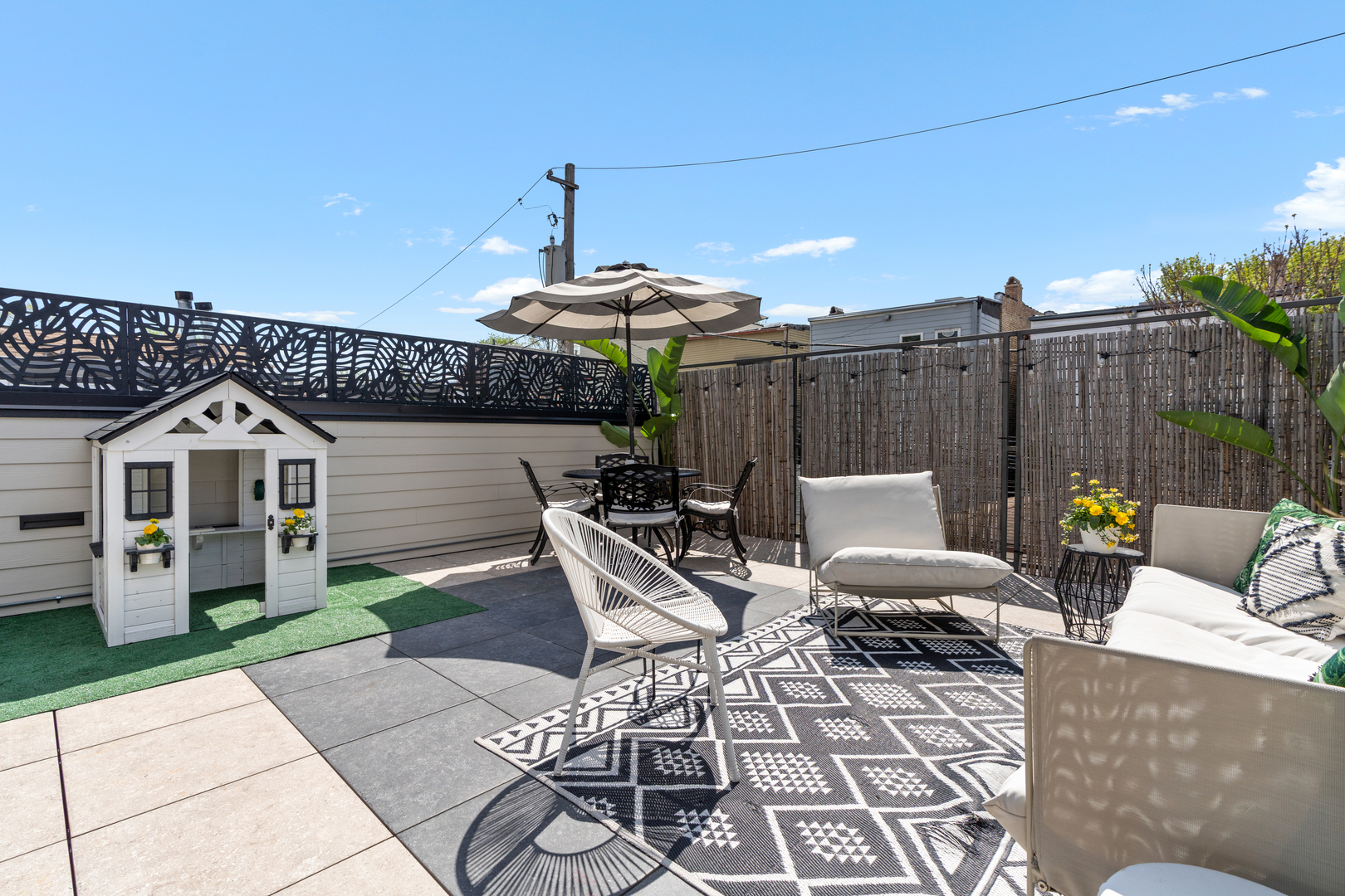 2131 W Dickens Avenue