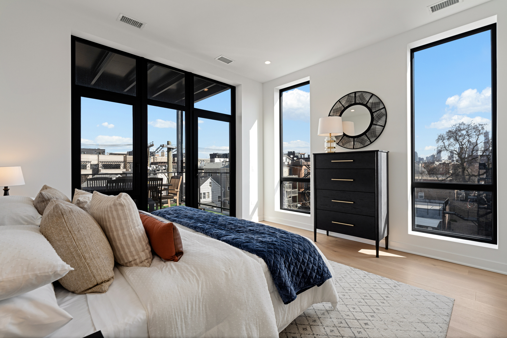 1340 W Chestnut Street Unit: 401