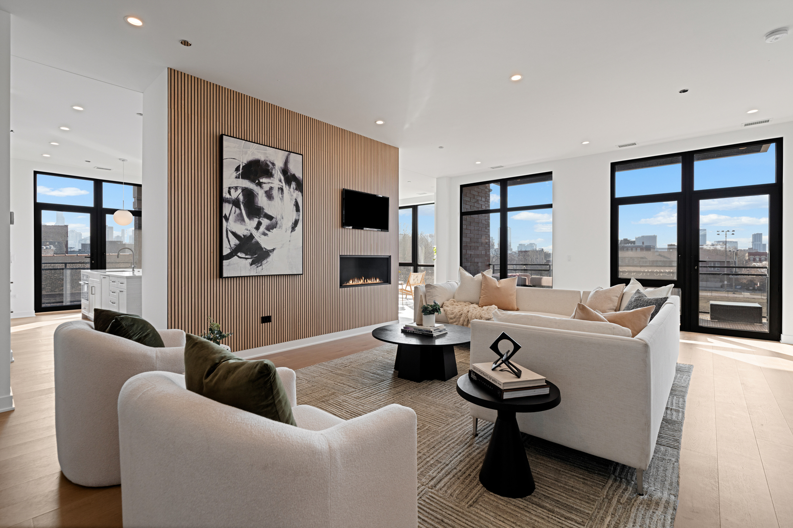 1340 W Chestnut Street Unit: 401