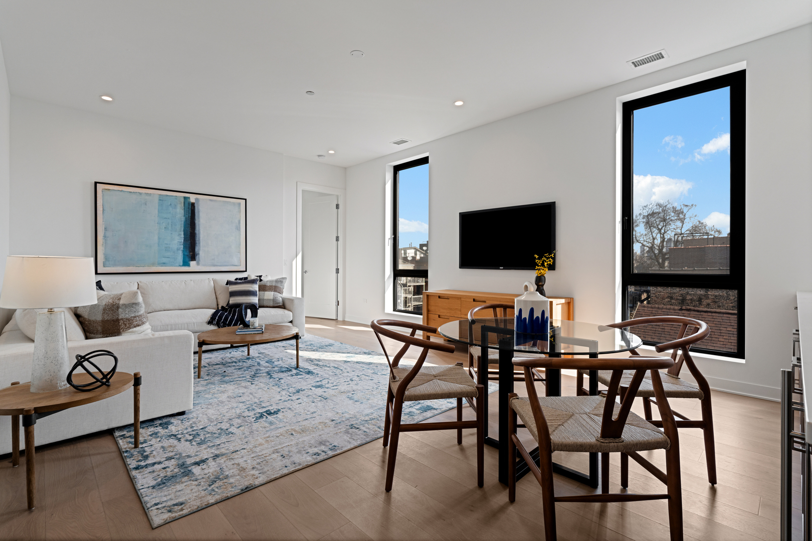 1340 W Chestnut Street Unit: 401