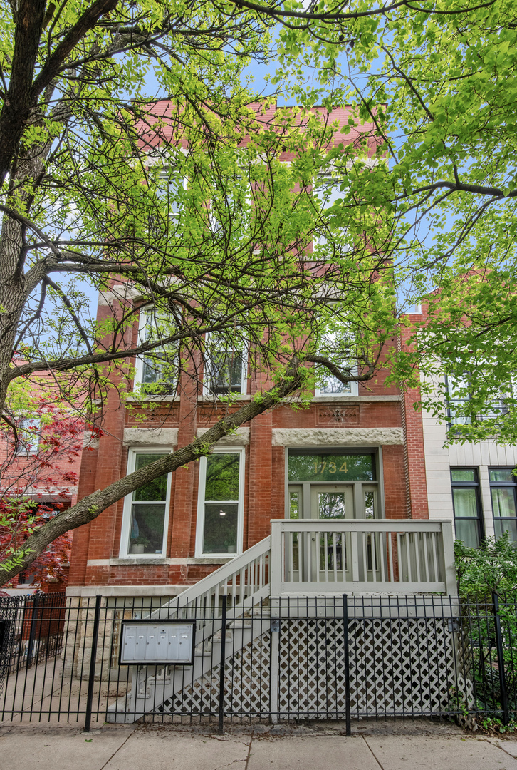 1734 W OHIO Street Unit: 1S