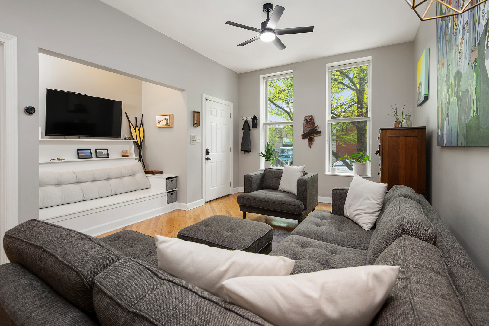 1734 W OHIO Street Unit: 1S