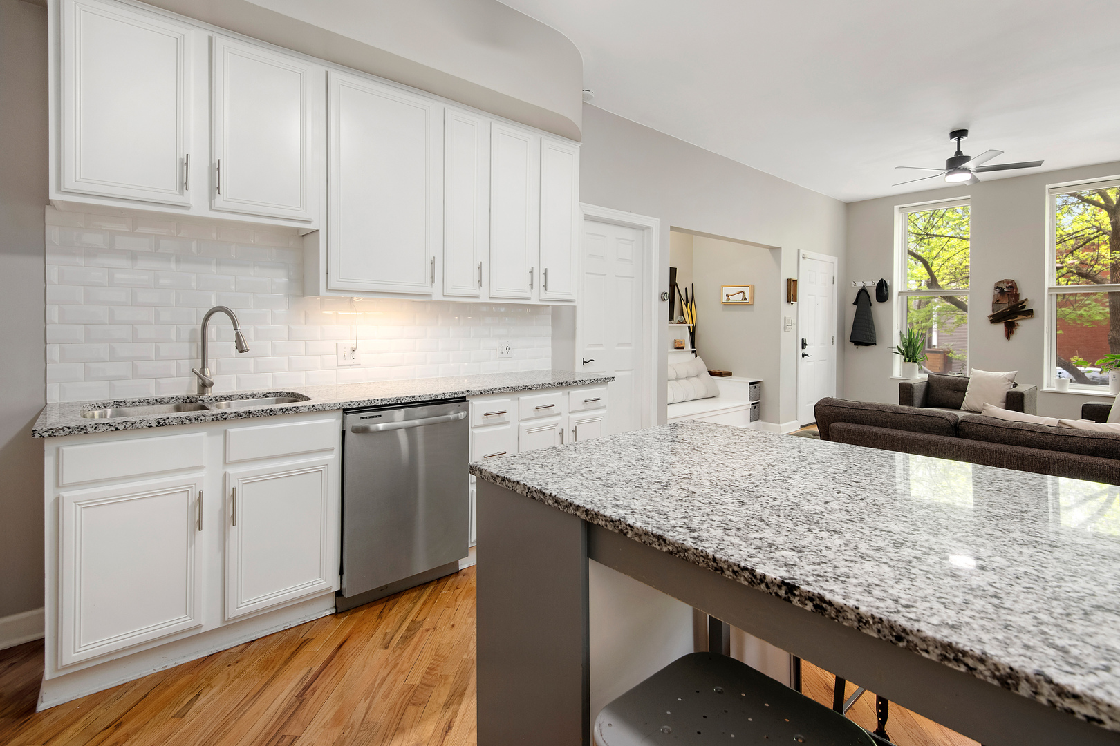 1734 W OHIO Street Unit: 1S