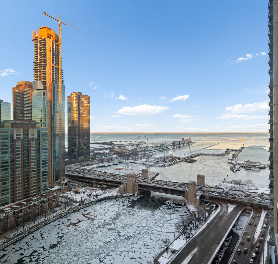 363 E Wacker Drive Unit: 1906