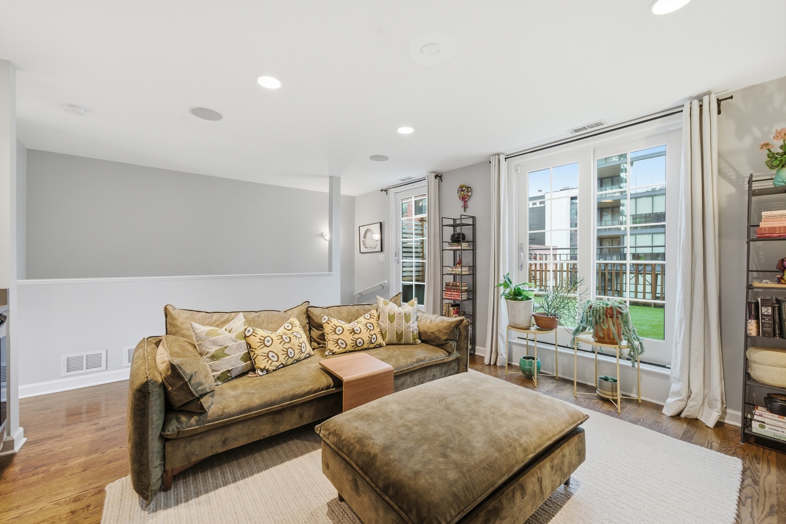 367 W Superior Street Unit: B