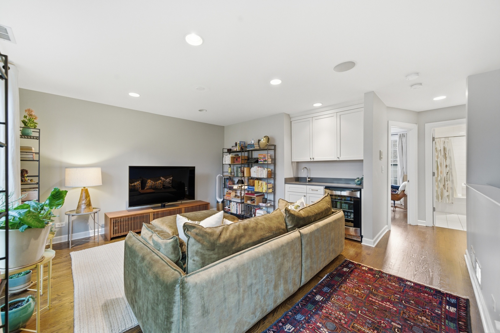 367 W Superior Street Unit: B