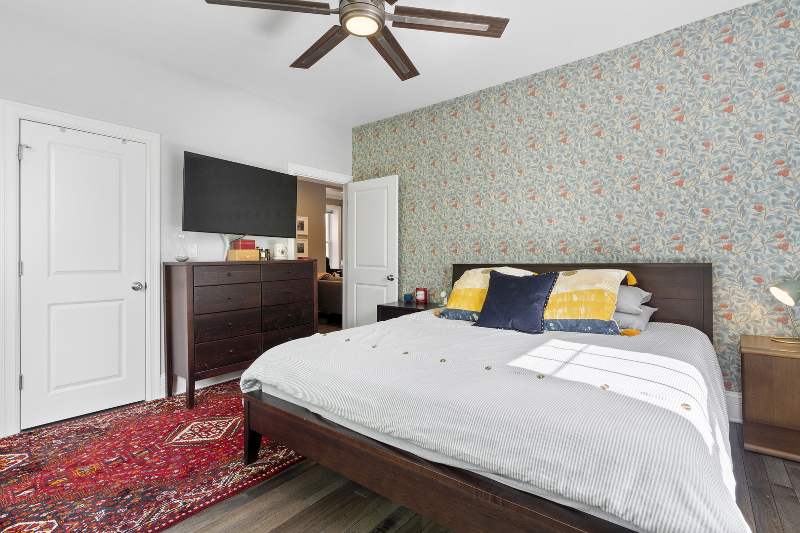 2705 N Mildred Avenue Unit: 3C