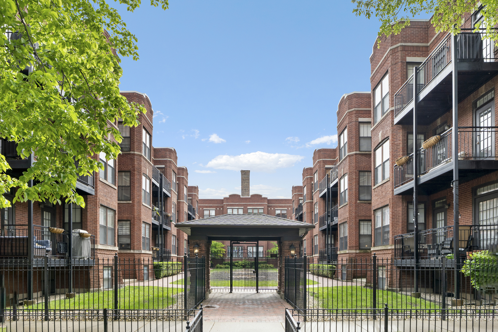 2705 N Mildred Avenue Unit: 3C
