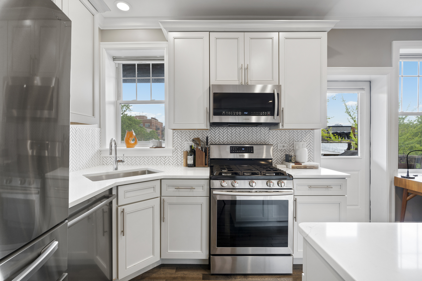 2705 N Mildred Avenue Unit: 3C