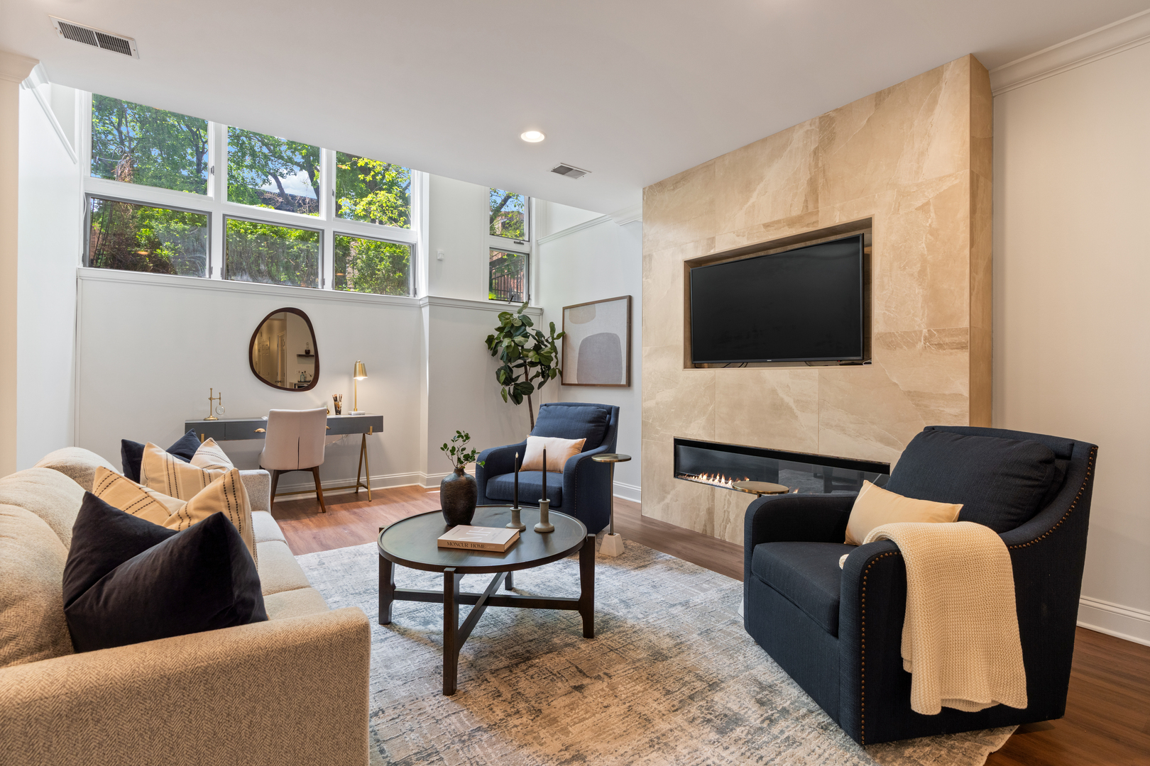 2043 N Bissell Street Unit: 1
