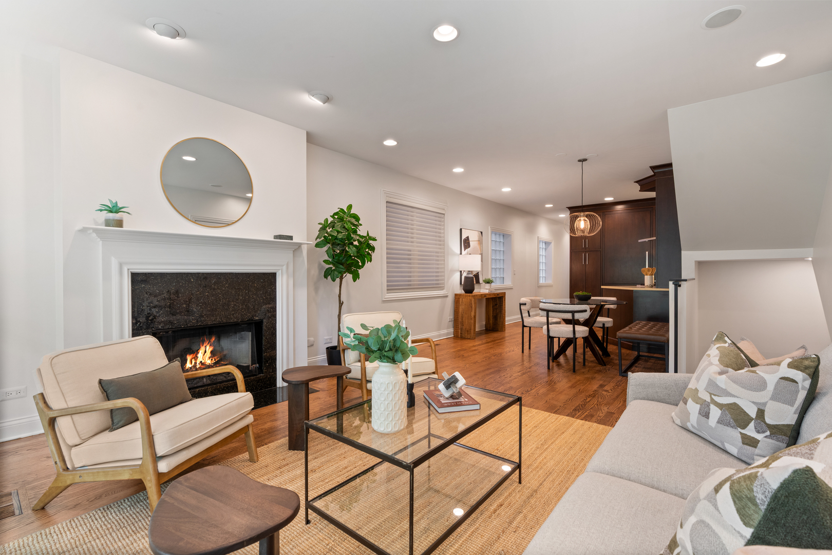2043 N Bissell Street Unit: 1