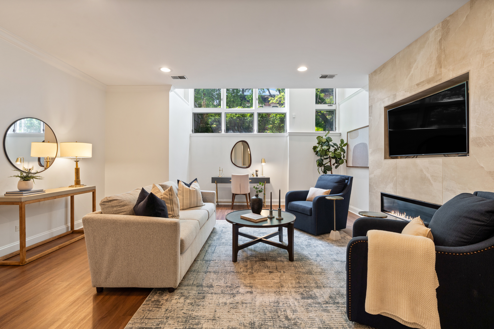 2043 N Bissell Street Unit: 1