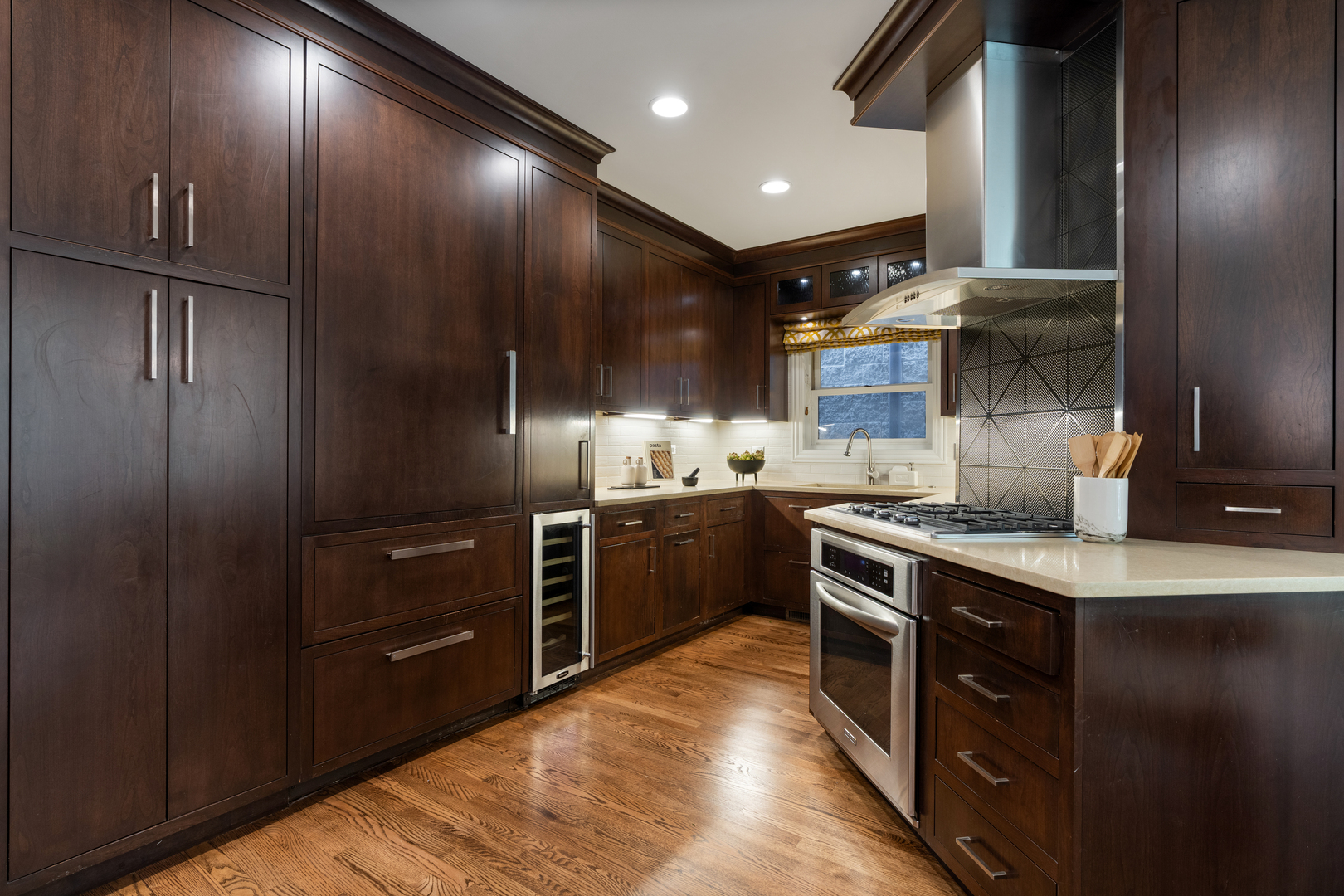 2043 N Bissell Street Unit: 1