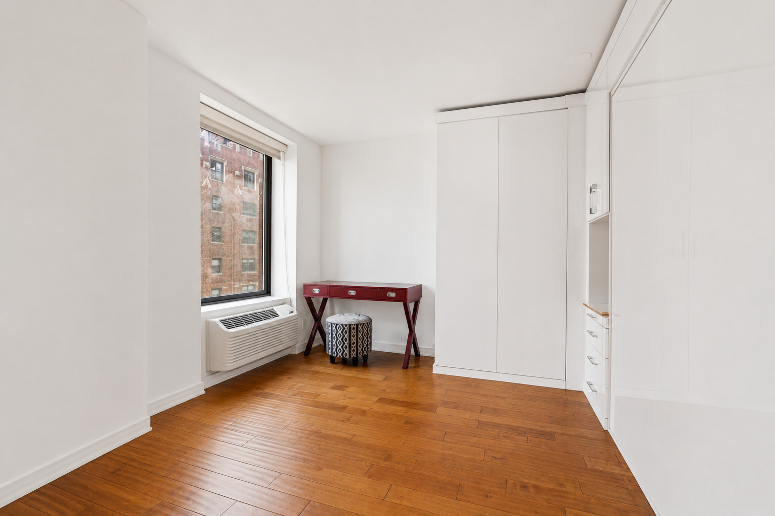 40 E Delaware Place Unit: 1502