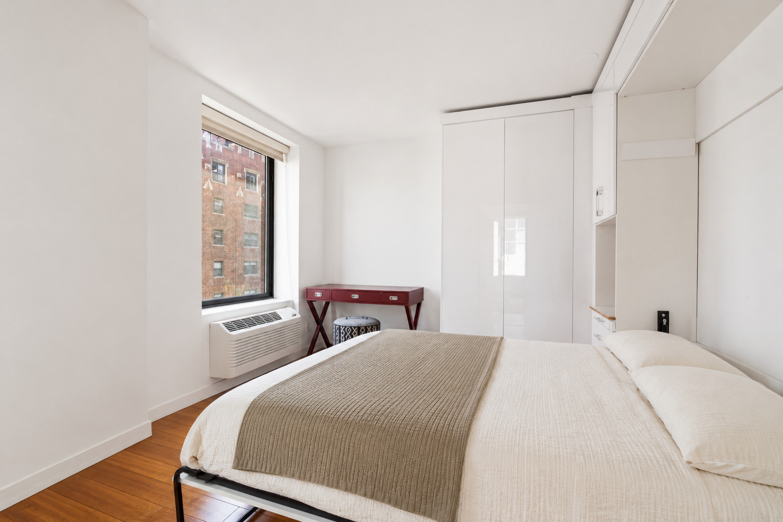 40 E Delaware Place Unit: 1502