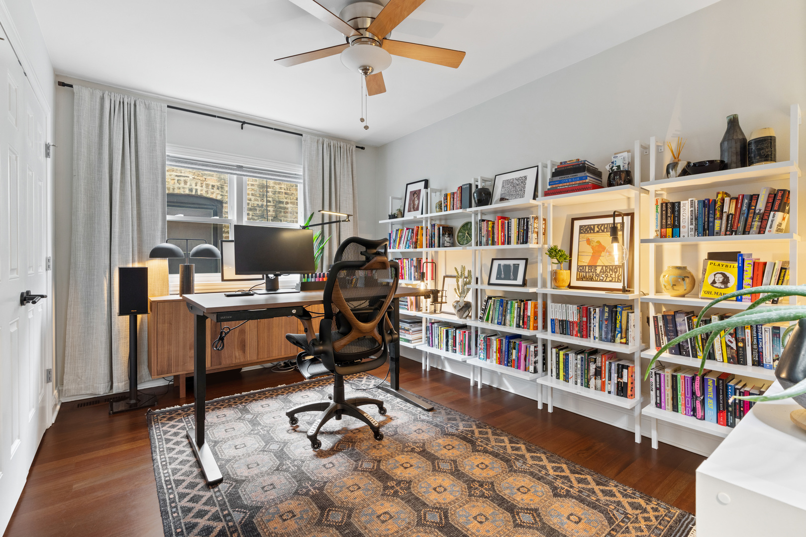 3422 N Bosworth Avenue Unit: 2