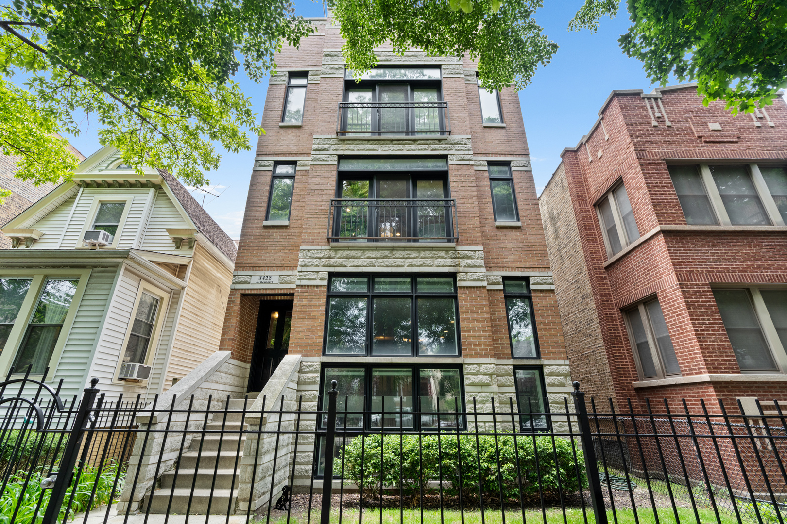 3422 N Bosworth Avenue Unit: 2