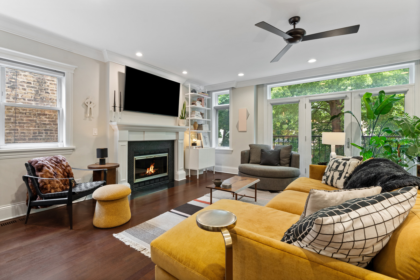 3422 N Bosworth Avenue Unit: 2