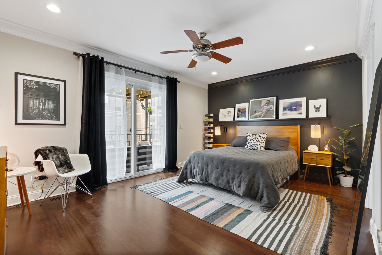 3422 N Bosworth Avenue Unit: 2