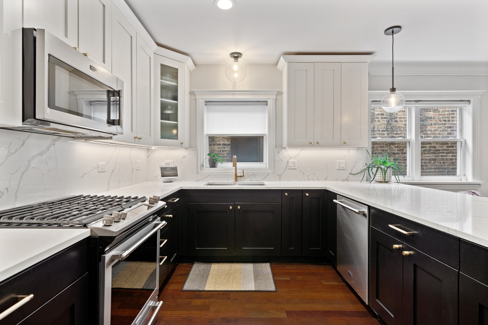 3422 N Bosworth Avenue Unit: 2