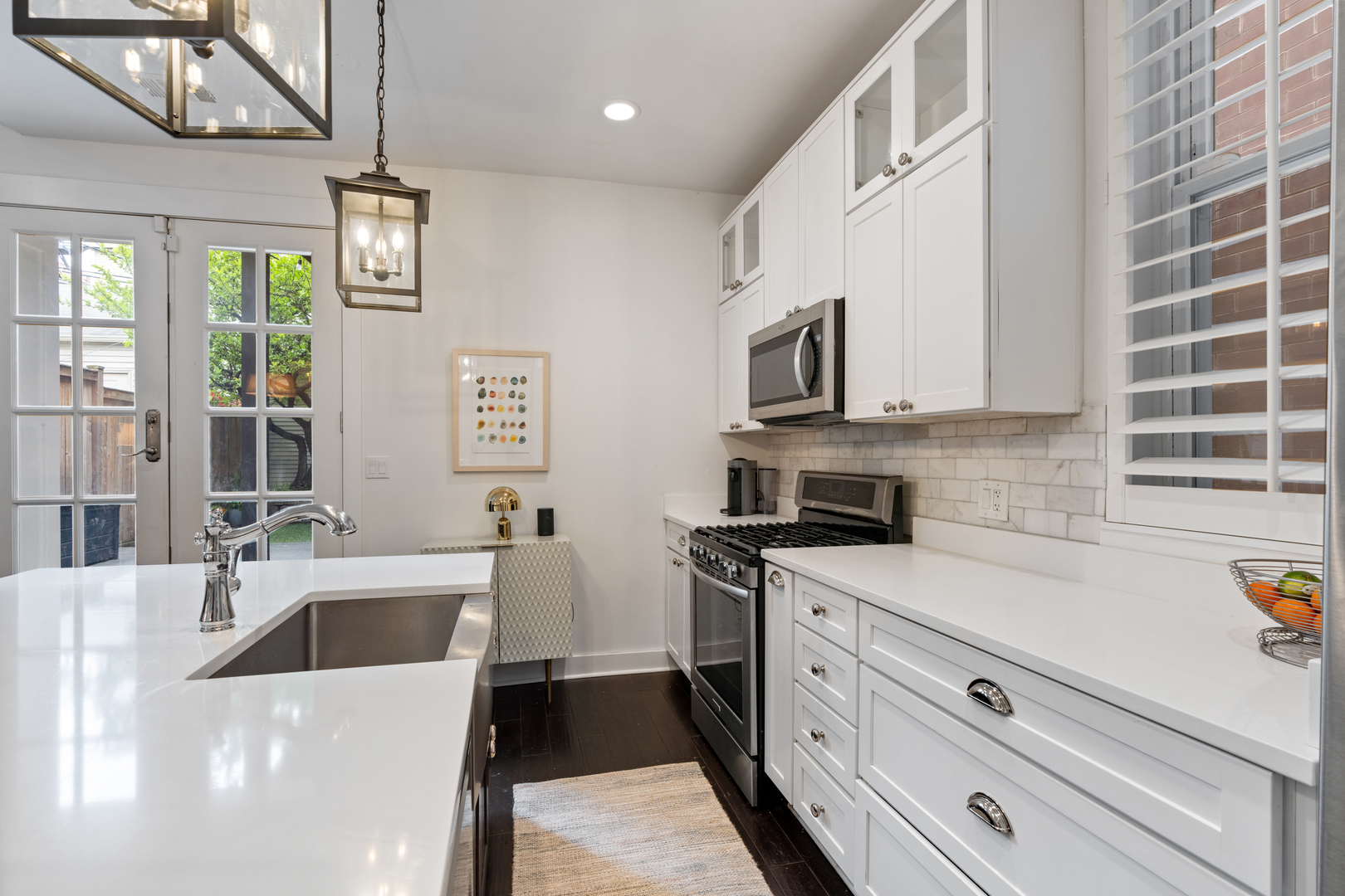 2626 N Wayne Avenue Unit: Rear