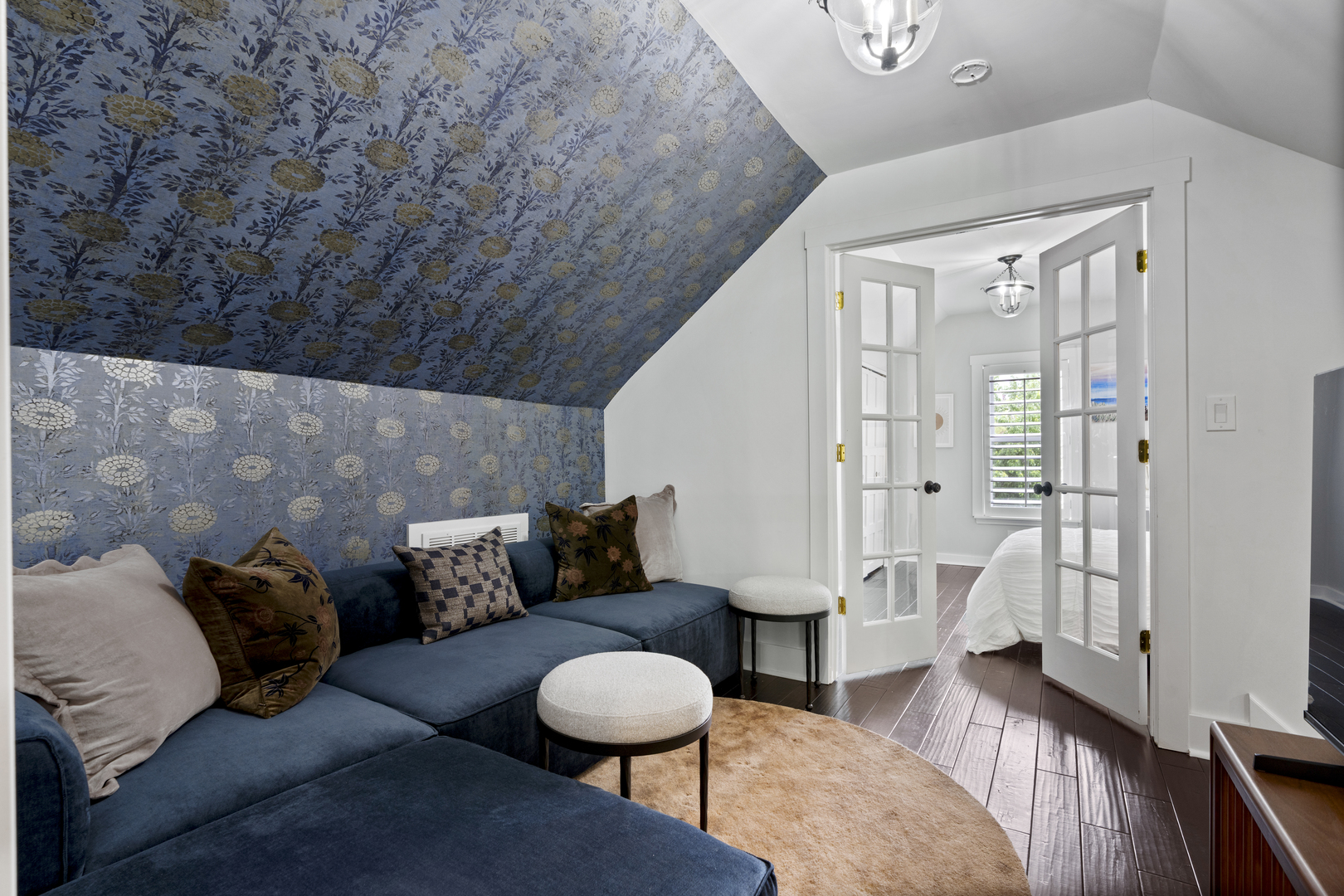 2626 N Wayne Avenue Unit: Rear
