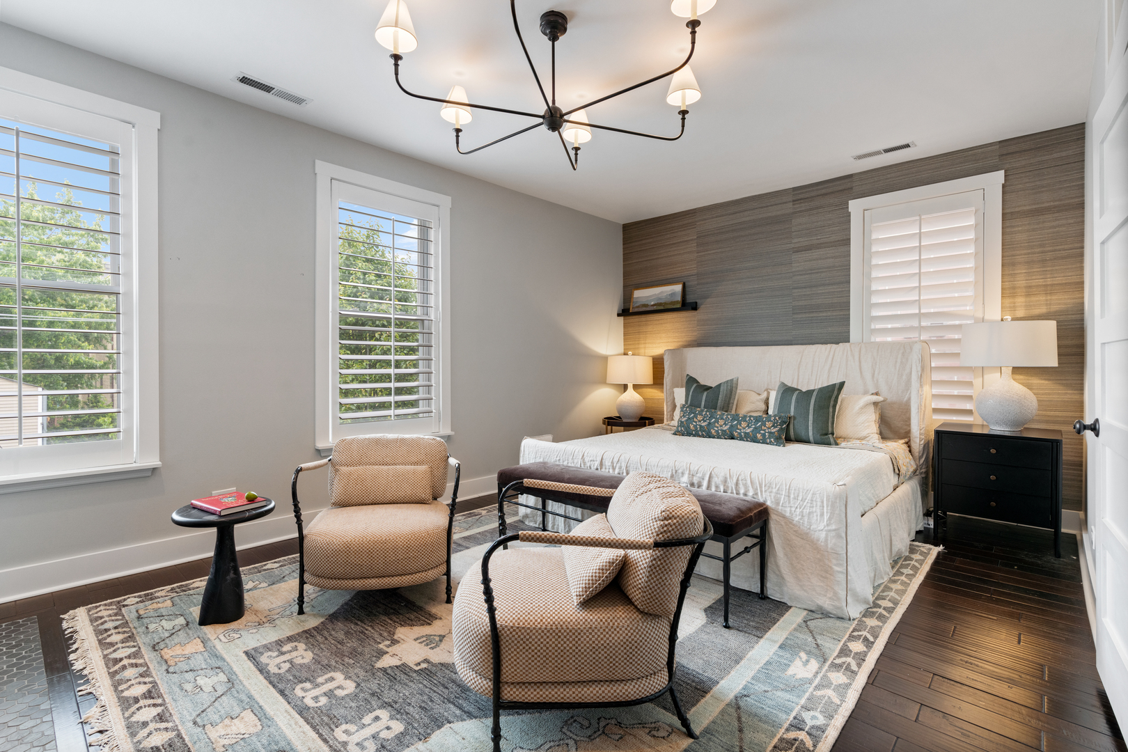 2626 N Wayne Avenue Unit: Rear