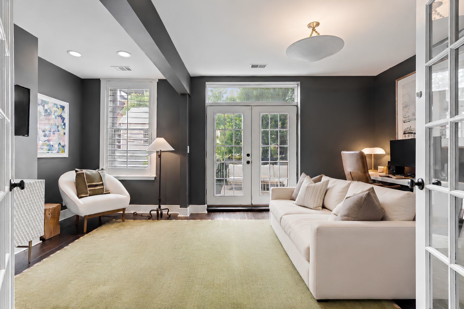 2626 N Wayne Avenue Unit: Rear