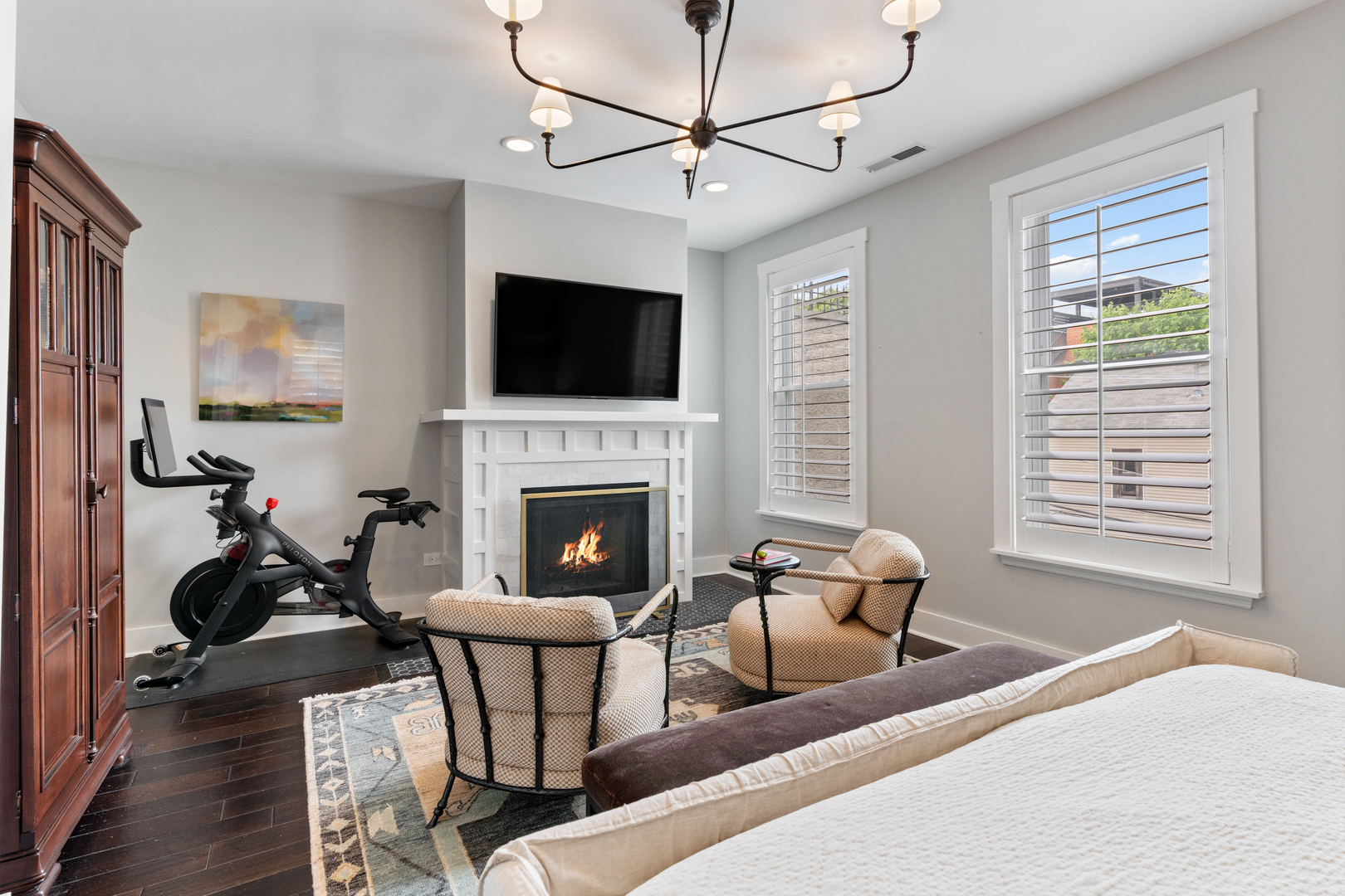 2626 N Wayne Avenue Unit: Rear
