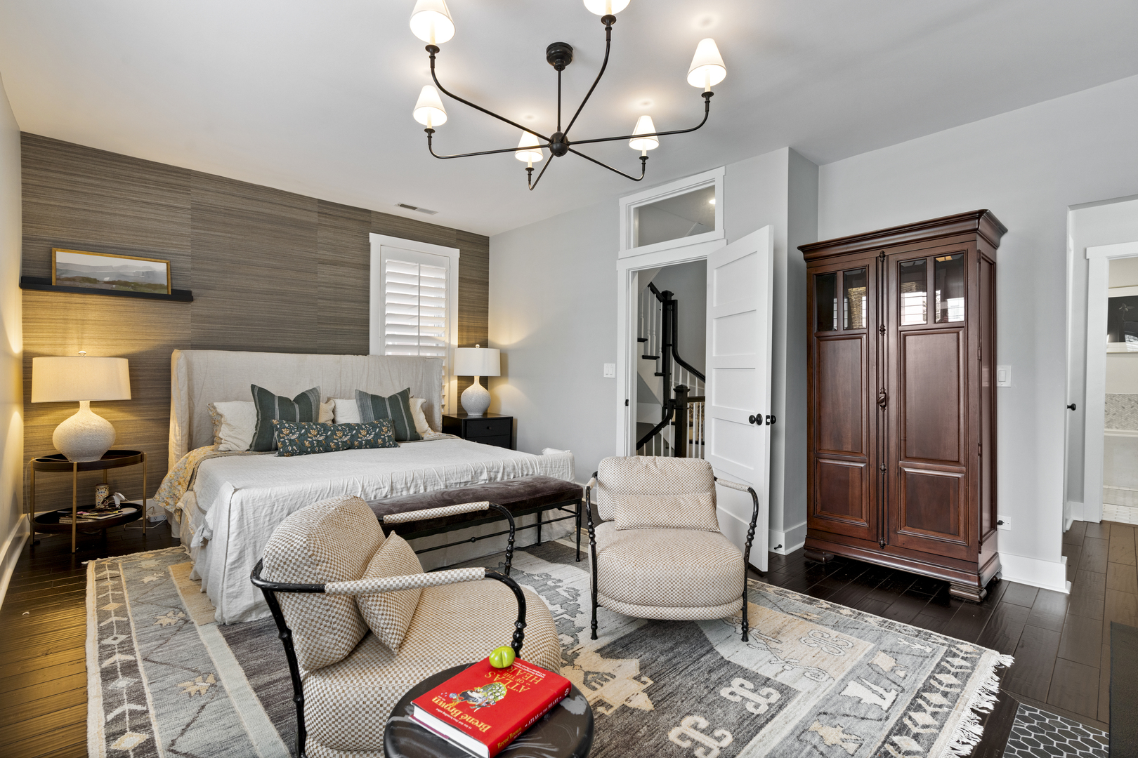 2626 N Wayne Avenue Unit: Rear