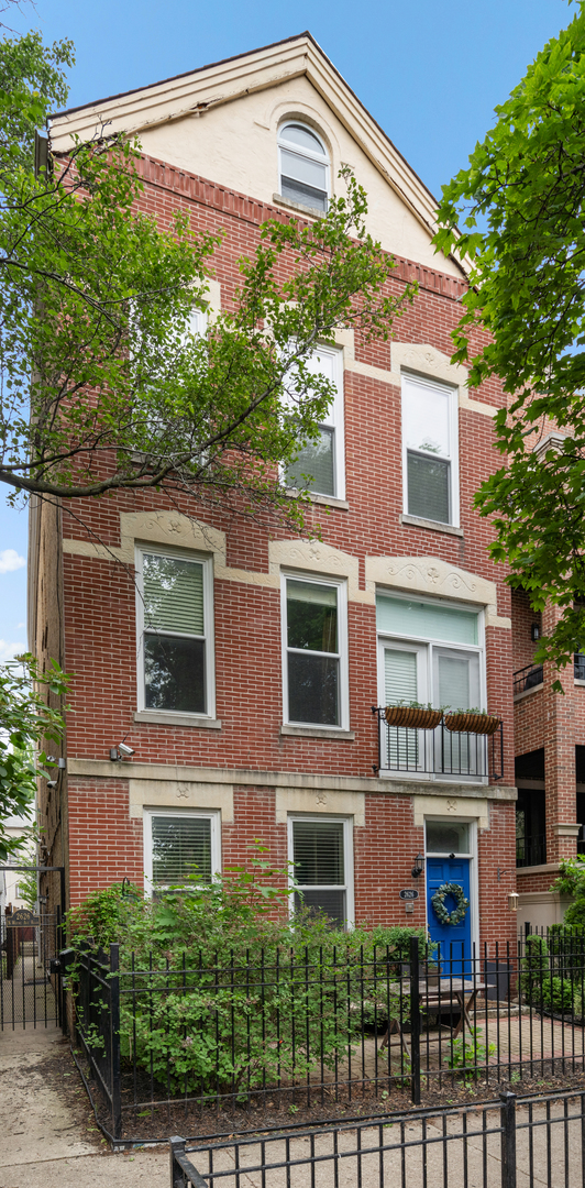 2626 N Wayne Avenue Unit: Rear