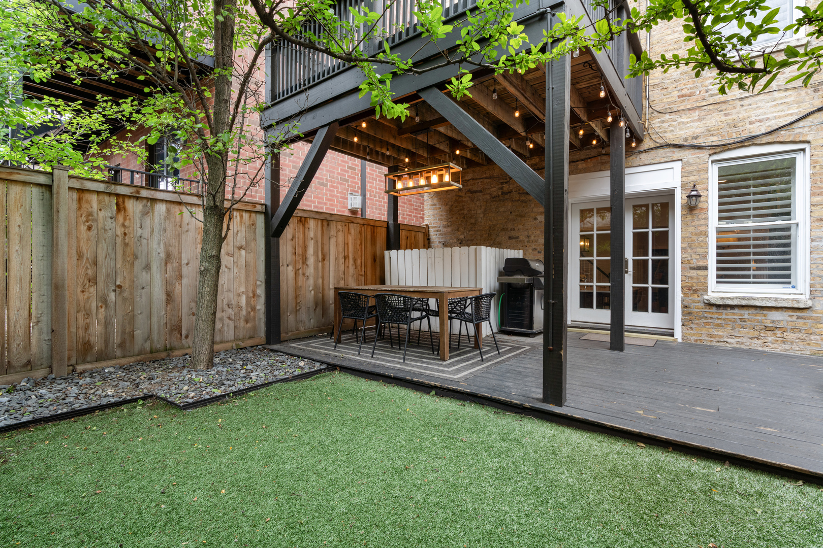 2626 N Wayne Avenue Unit: Rear