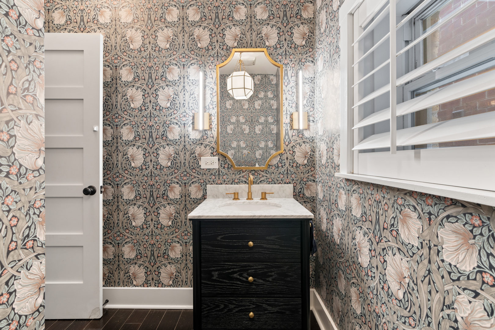 2626 N Wayne Avenue Unit: Rear