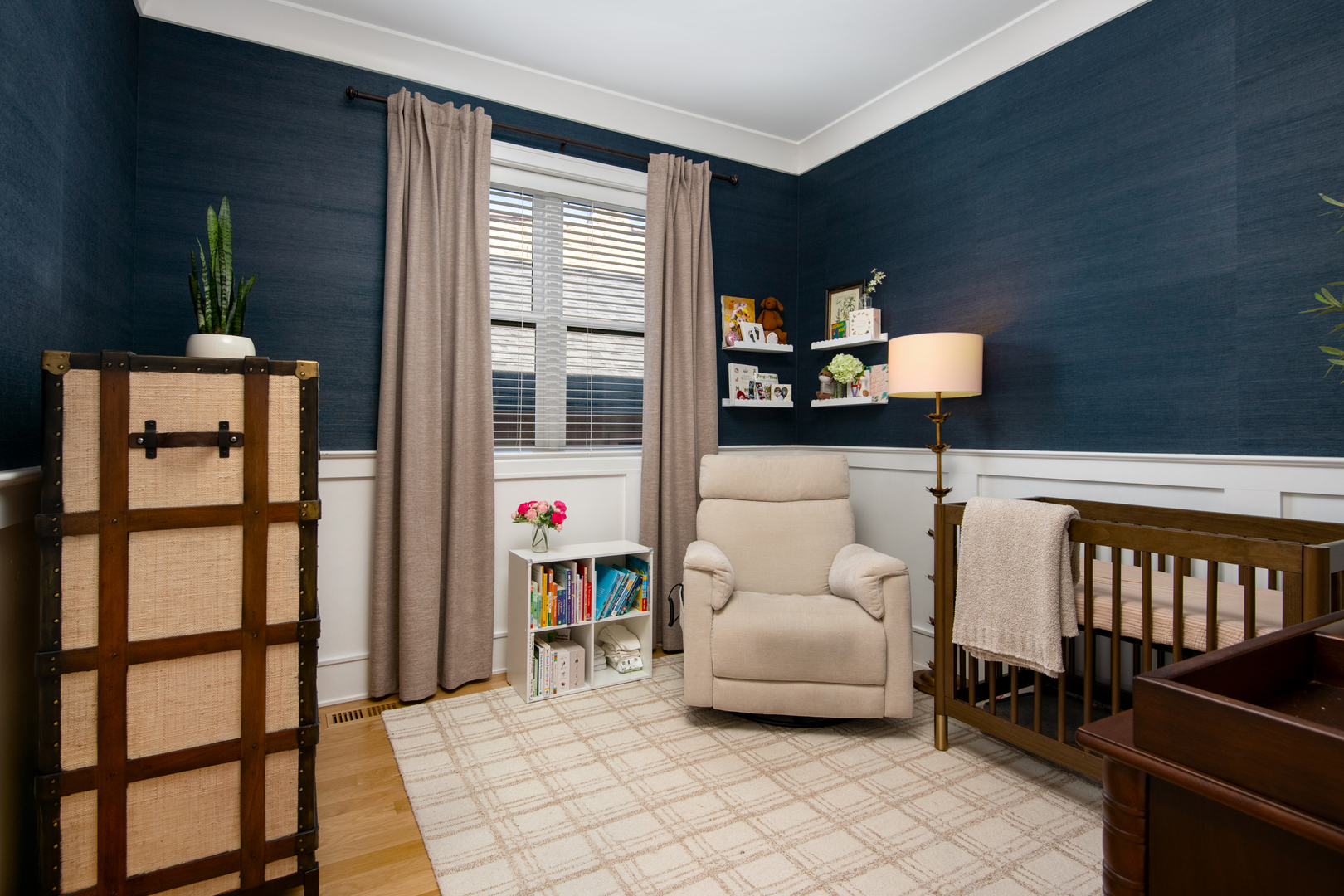 1900 N Sheffield Avenue Unit: 2N