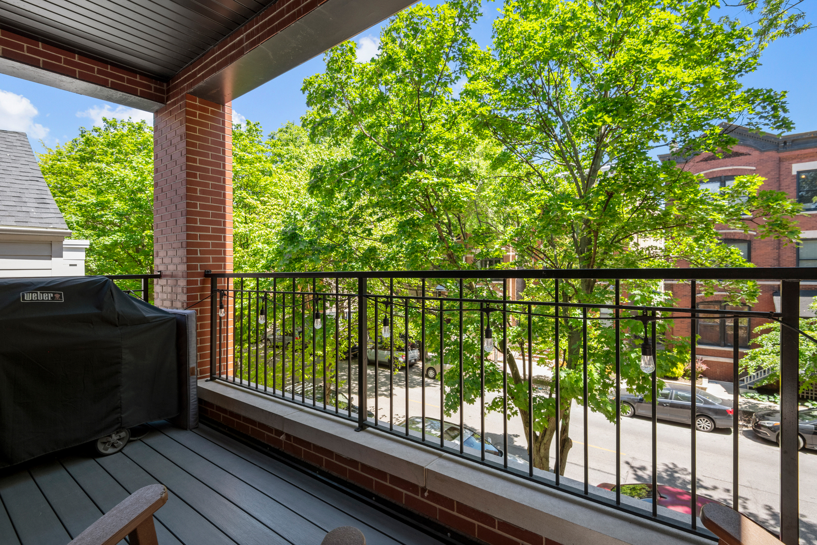 1900 N Sheffield Avenue Unit: 2N