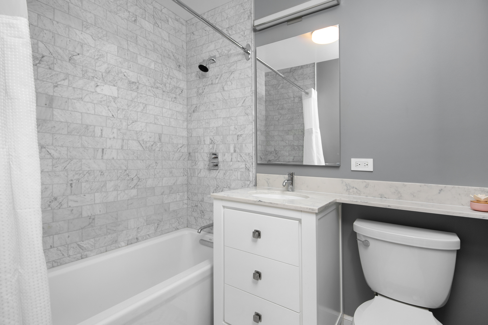 421 W Melrose Street Unit: 18BC
