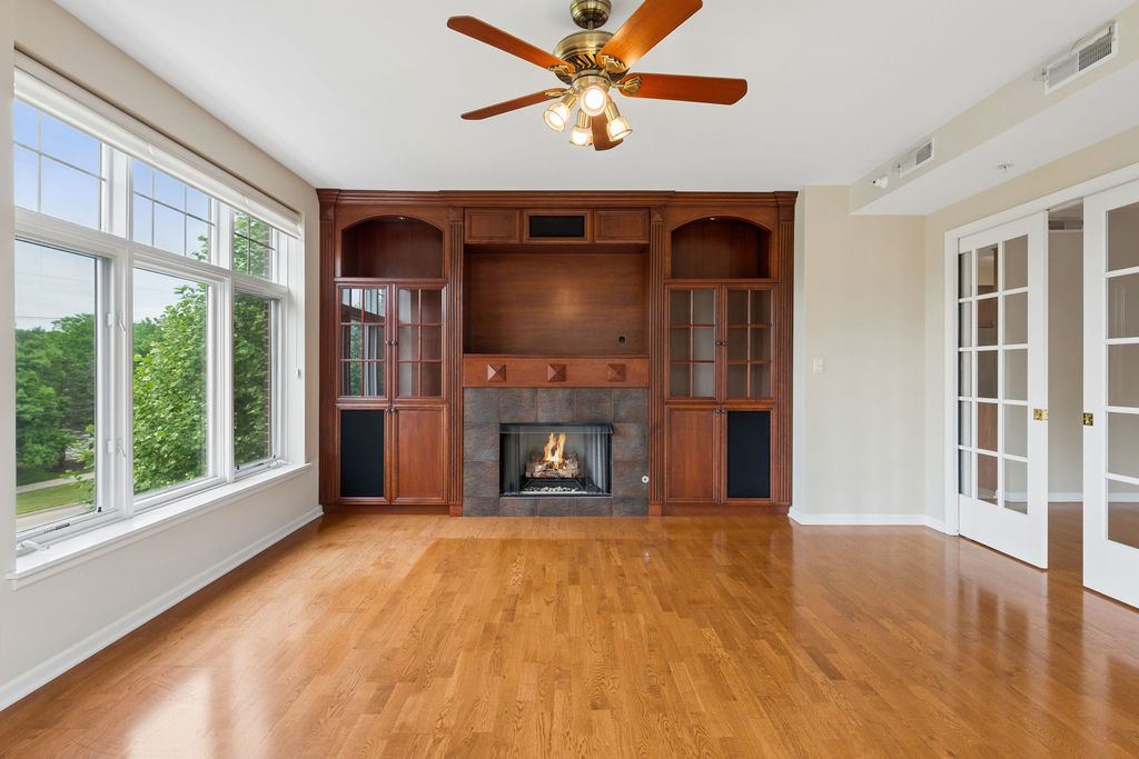 405 Village Green Court Unit: 304